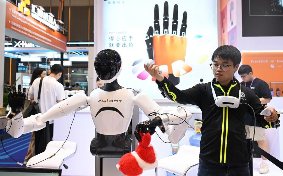 CHINA-GUANGDONG-GUANGZHOU-138TH-CANTON FAIR-SERVICE ROBOTS ZONE (CN)
