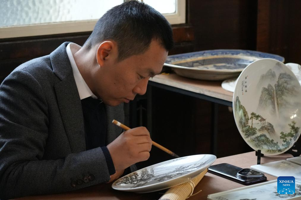 16405144479290315289