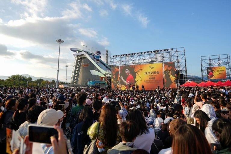 Xinhua Headlines: Sports events ignite new engine for China's holiday economy