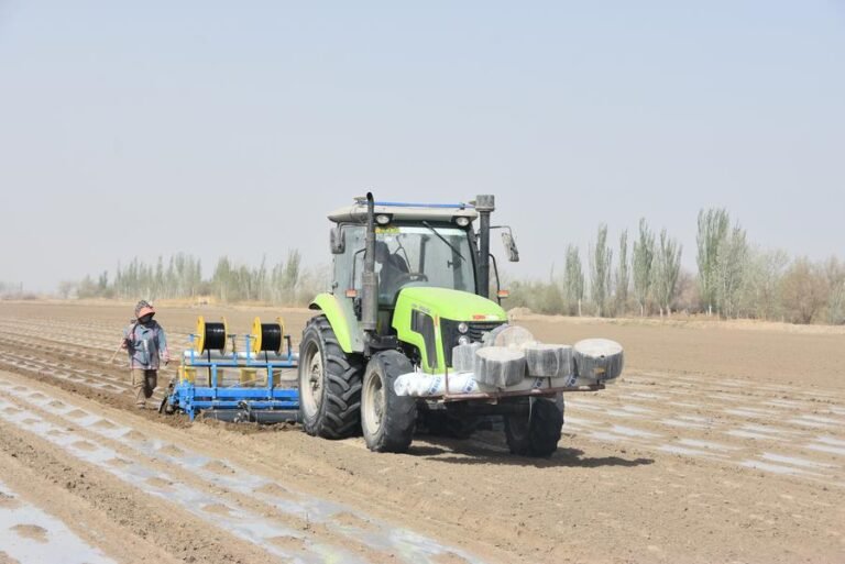 CHINA-XINJIANG-COTTON PLANTING (CN)