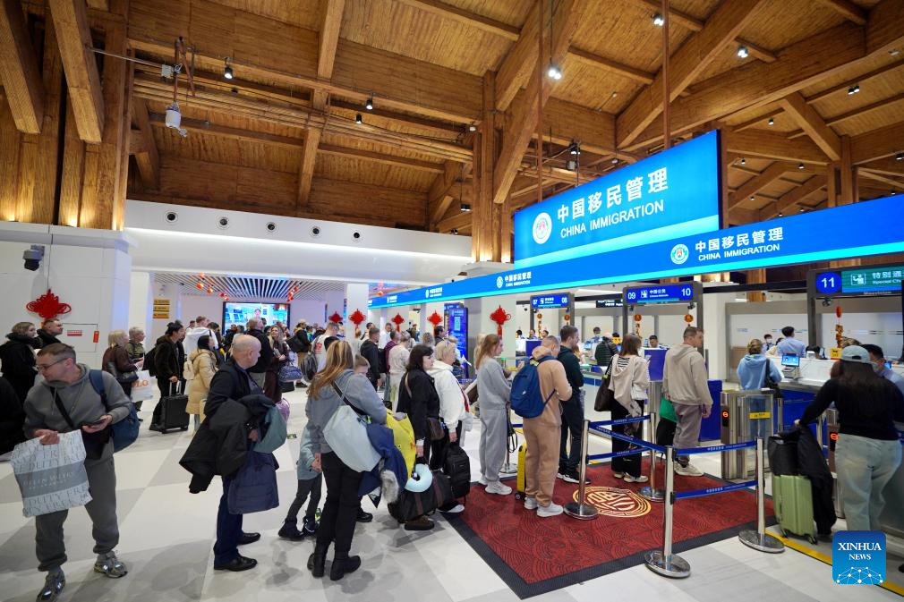 15535394347809409896