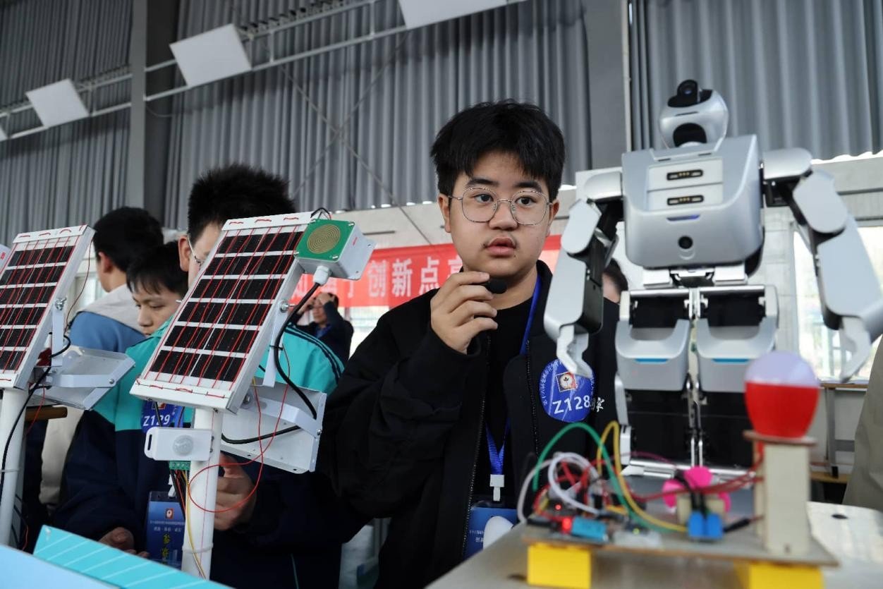 FOREIGN1774922492068L26GKKBR09