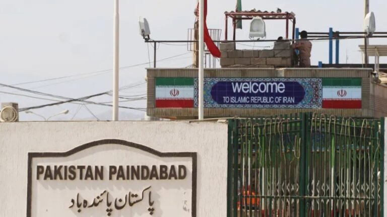Pakistan suspends Iran border trade, amid violence on both sides