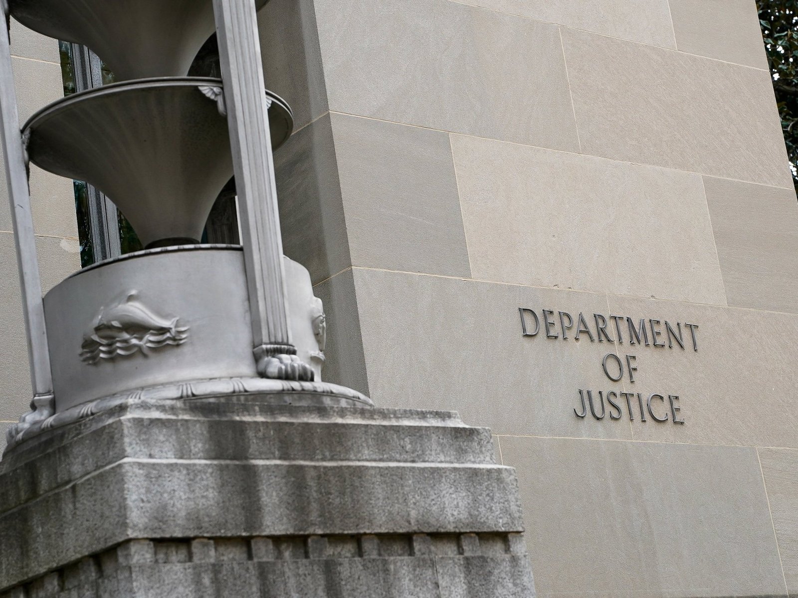 US jails two Chinese nationals for spying
