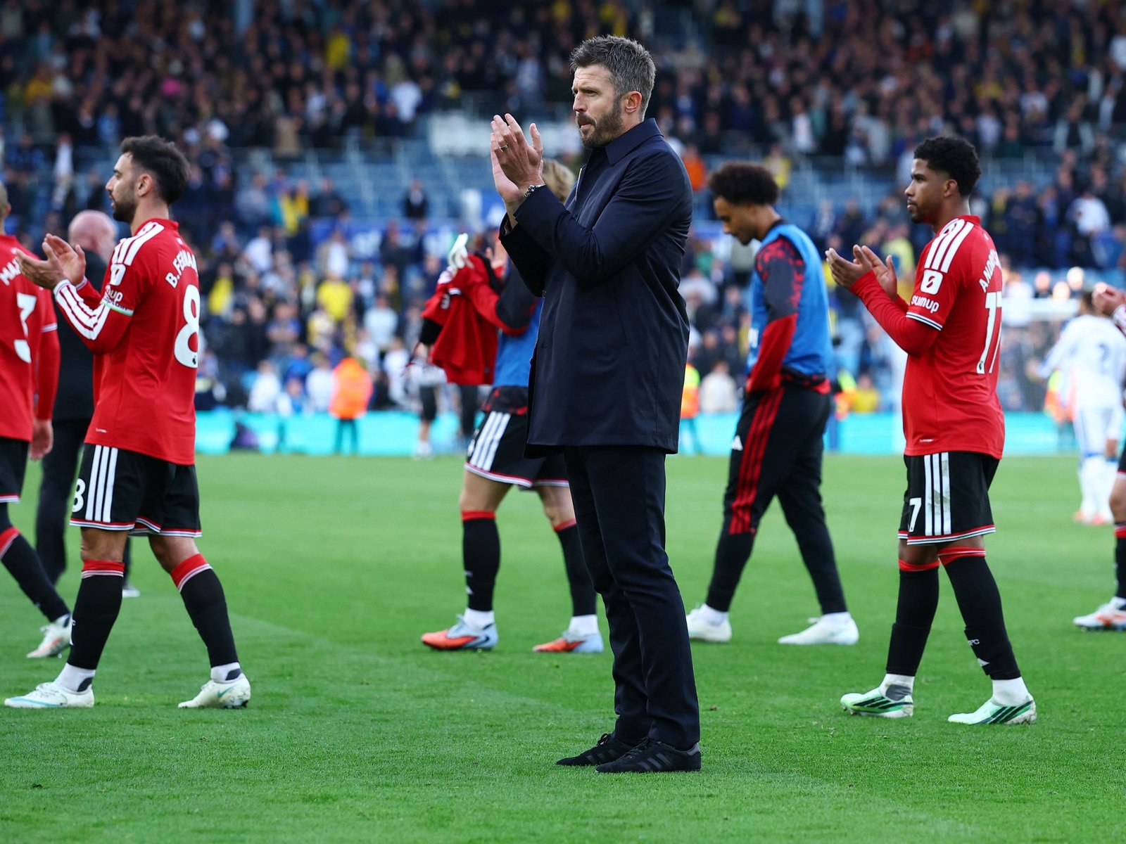 Manchester United held at Leeds despite improved performance for Carrick