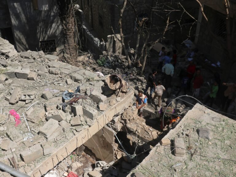 Fighting rages in Yemen’s Taiz as UN warns nearly 260,000 now displaced