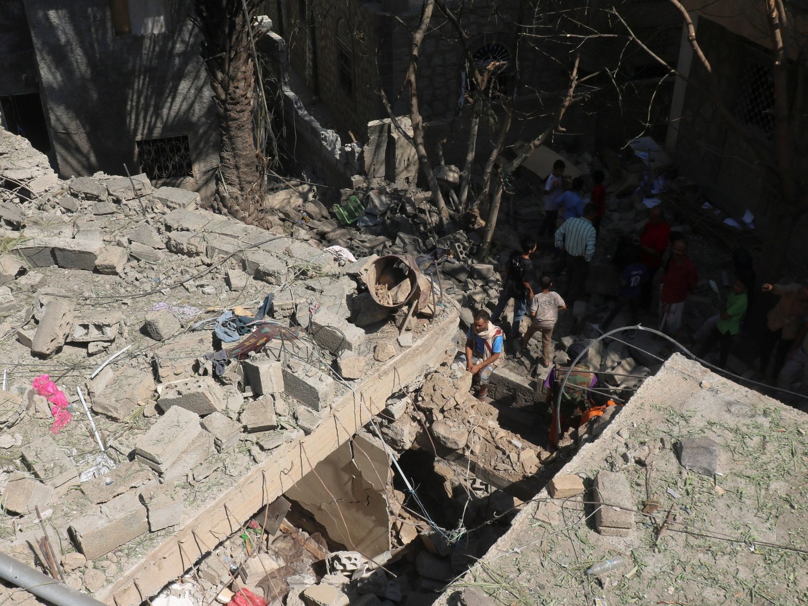 Fighting rages in Yemen’s Taiz as UN warns nearly 260,000 now displaced
