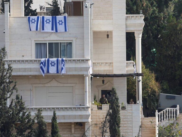 Israeli forces turn Hebron homes into military posts amid lockdown