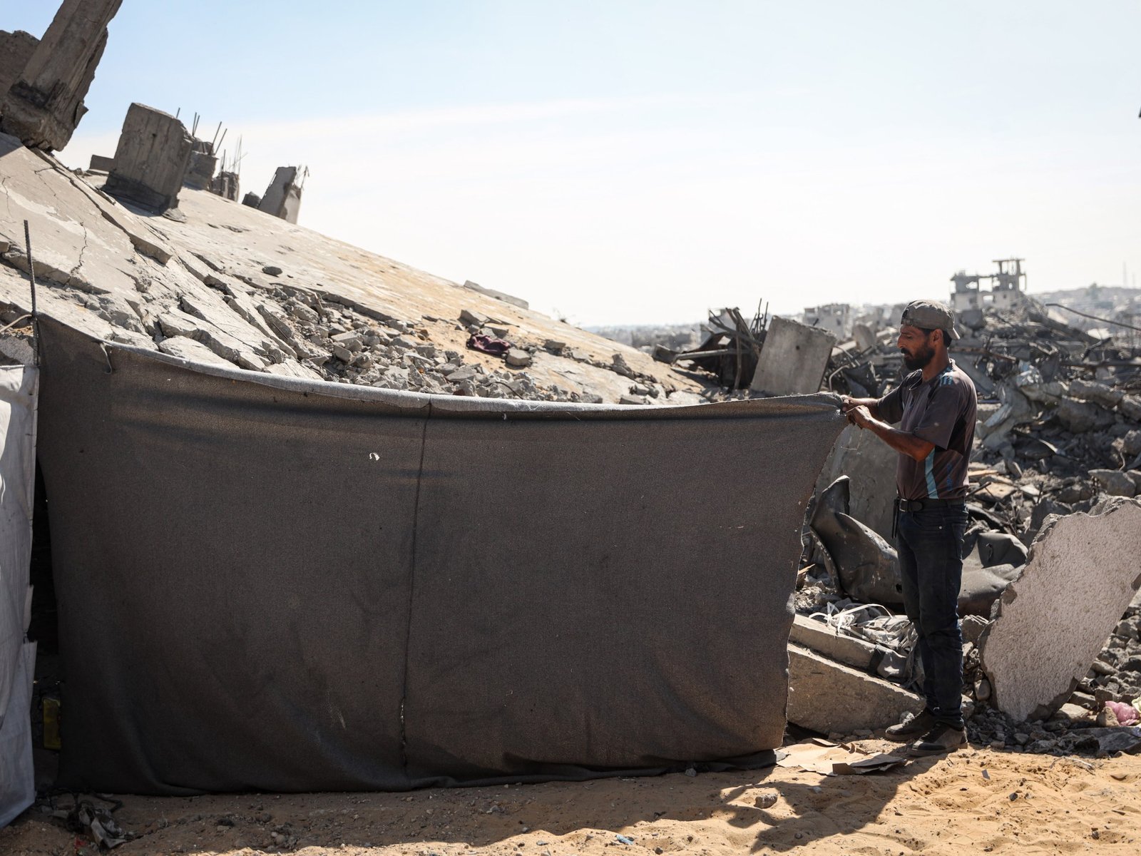Israel’s Yellow Line in Gaza advances, leaving displaced with nowhere to go