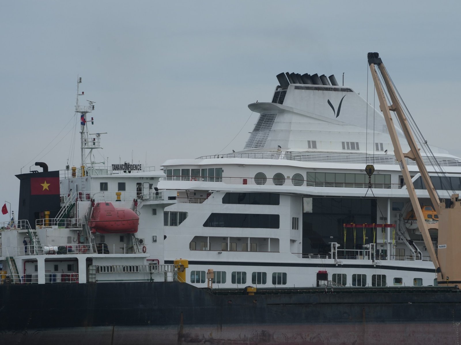 Fuel costs force US cruise ship to suspend multi-year voyage in Cambodia