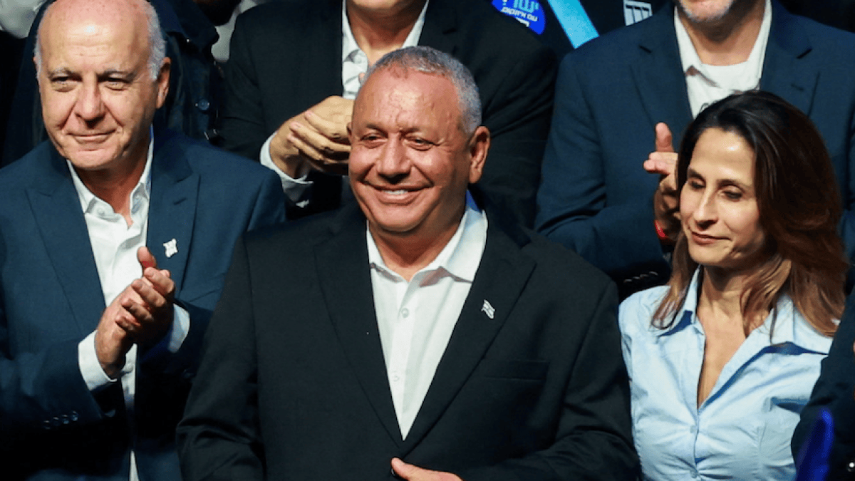 Netanyahu rival Eisenkot holds final rally before Israeli election