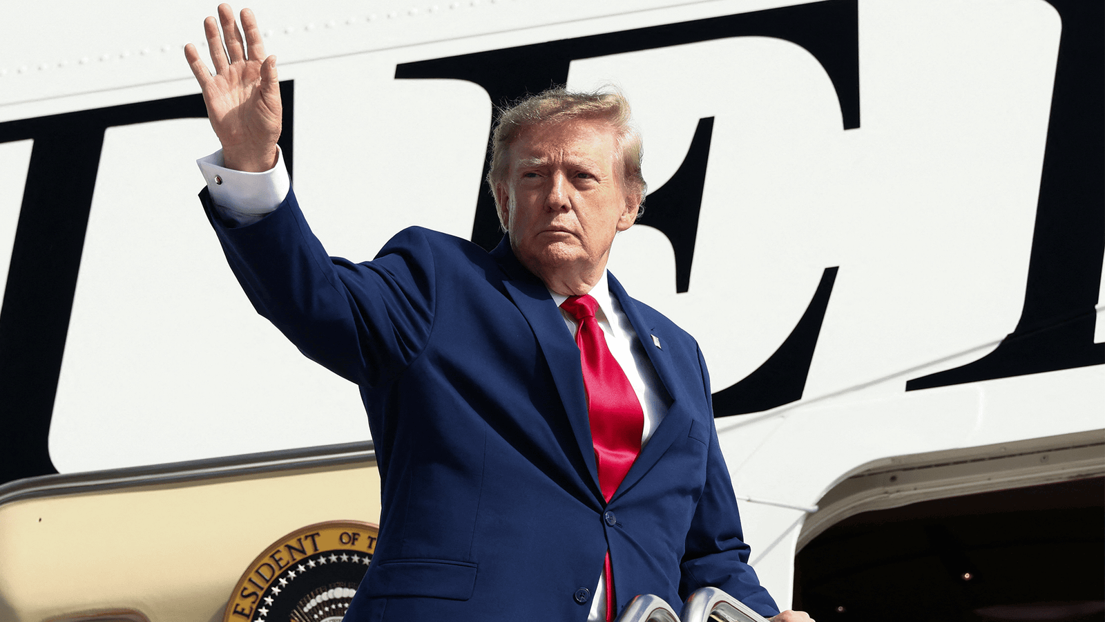 Trump told new press secretary to ‘reconsider’ role
