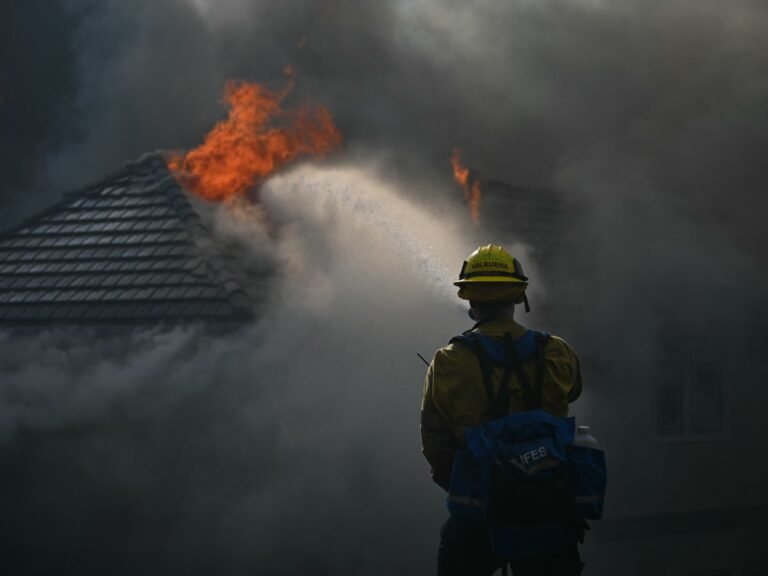 Southern California wildfire engulfs homes, prompts evacuation orders