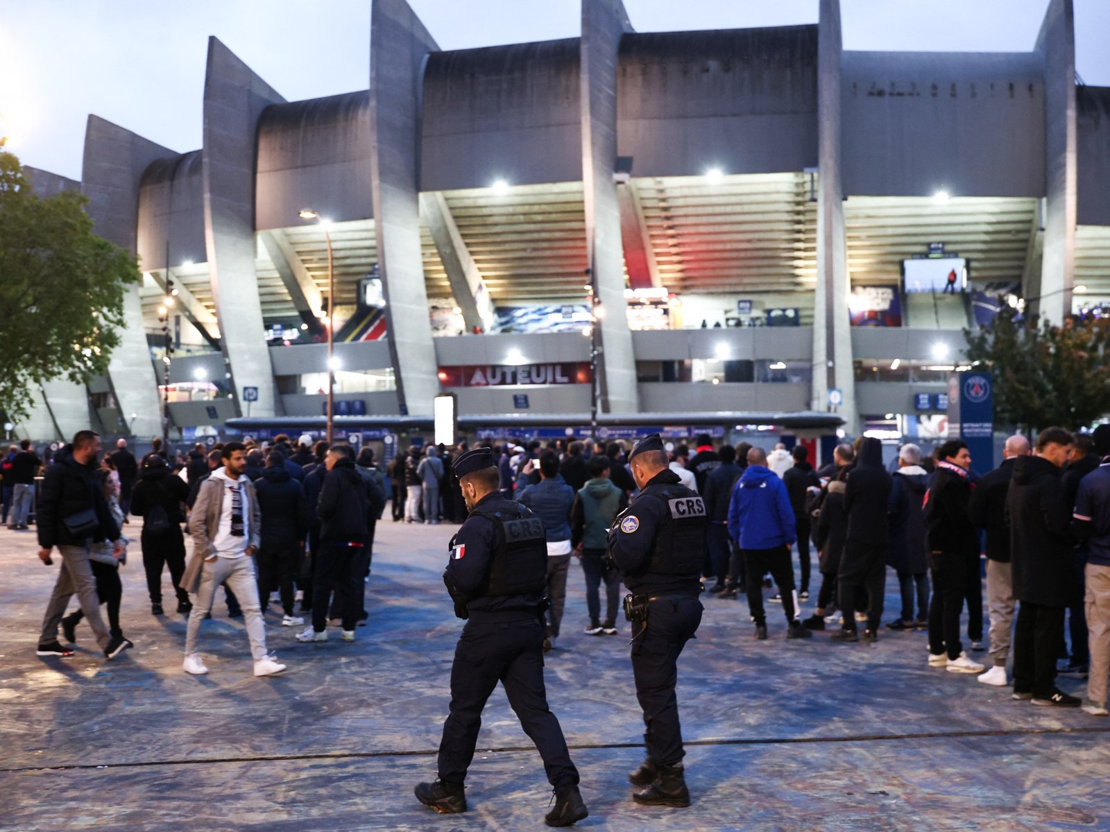 PSG vs Barcelona LIVE: Champions League
