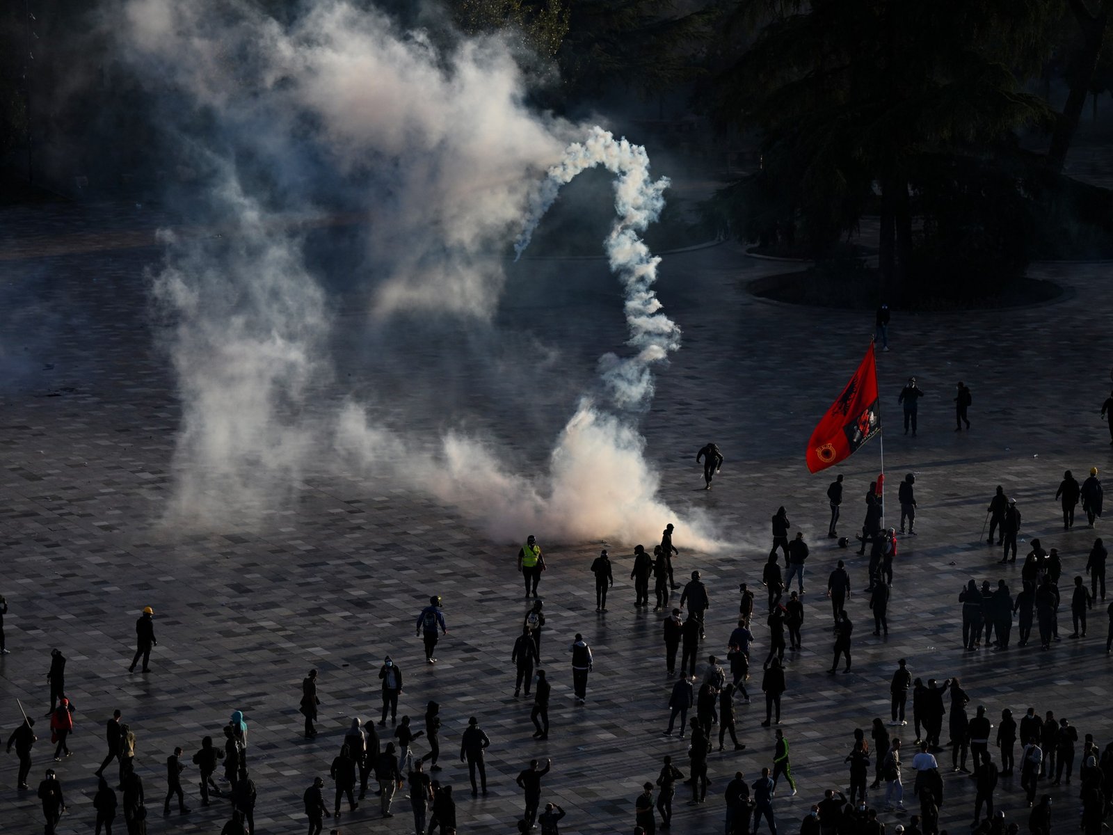 Thousands gather at new Albanian antigovernment rally