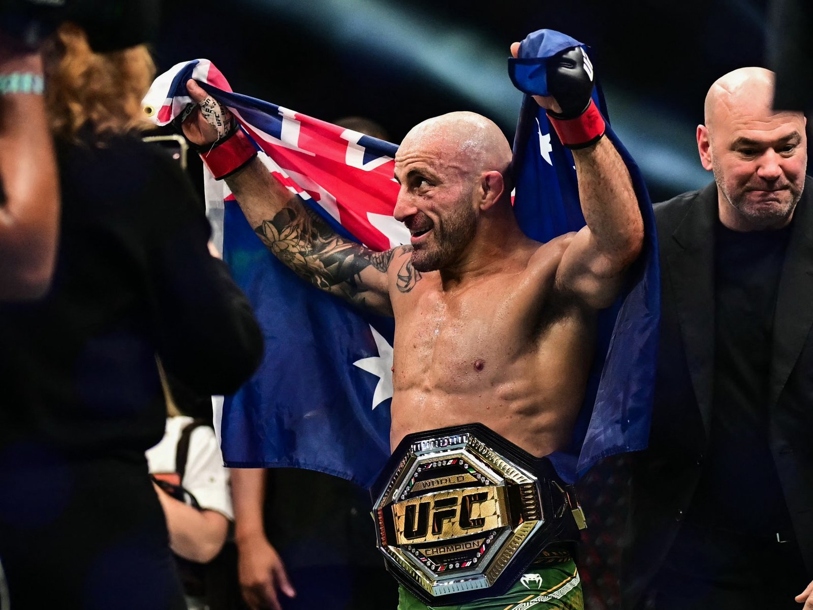 UFC 333: Volkanovski knocks out Evloev to retain featherweight title