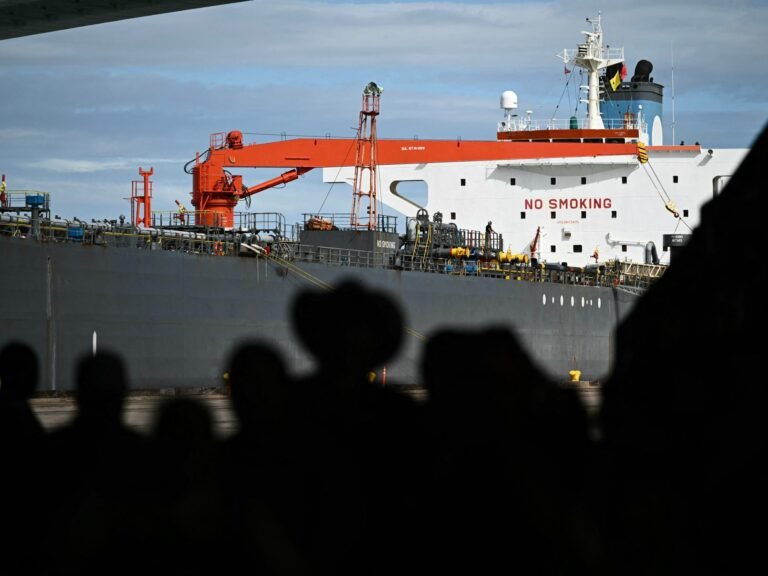 Trump showcases Venezuelan oil as he seeks to rally voters in Texas