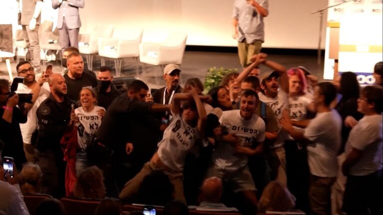 Protesters disrupt Ben-Gvir event forcing him off stage