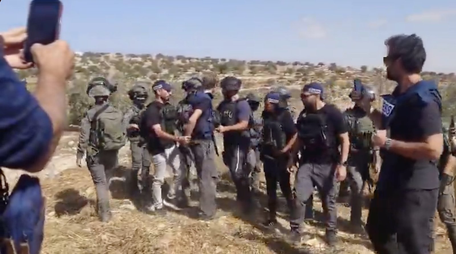 Farmers blocked from olive harvest in occ. West Bank, volunteers detained