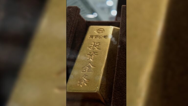 Why Chinese families are rushing to buy gold