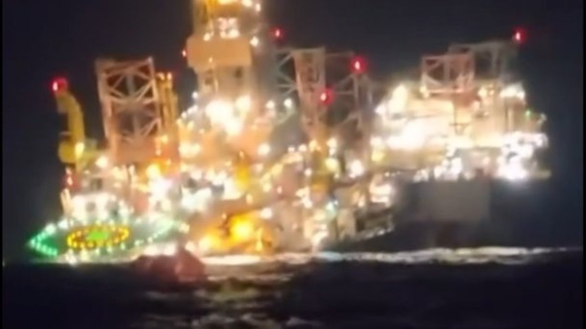 People missing after massive drilling platform sinks off Gabon