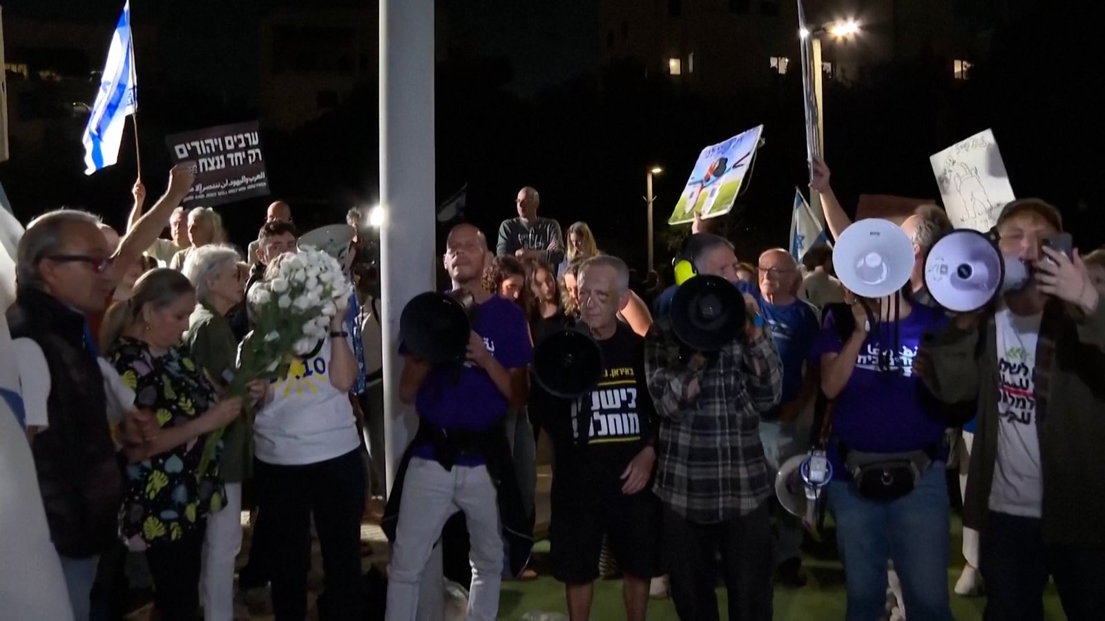 Activists urge Eisenkot to form new Israeli gov’t with Arab parties
