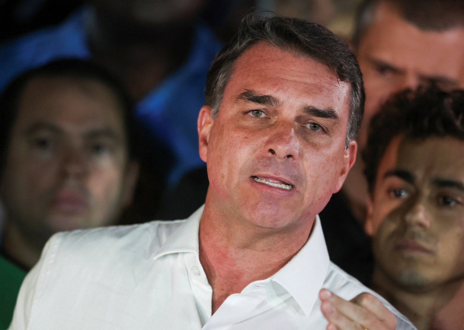 Flávio Bolsonaro vows to continue father’s political fight in Brazil