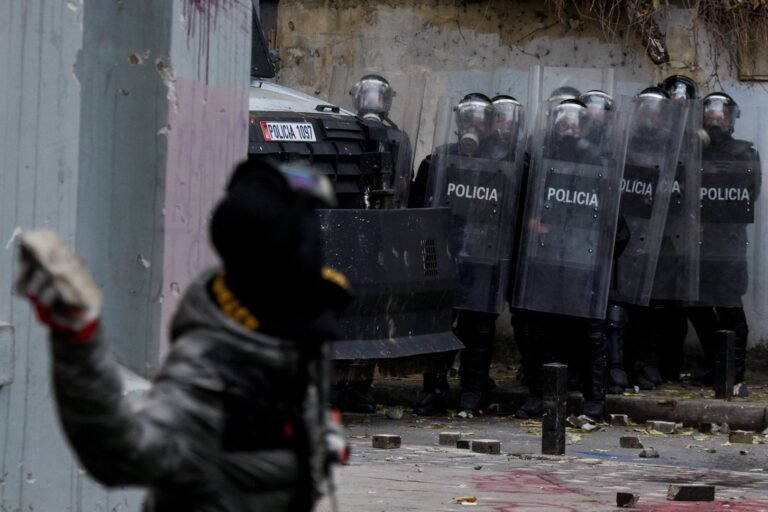 Fiery confrontations between protestors and police in Albania