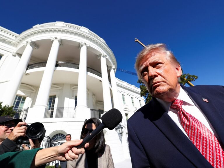 Trump’s approval ratings plummet: what that means for the US midterms