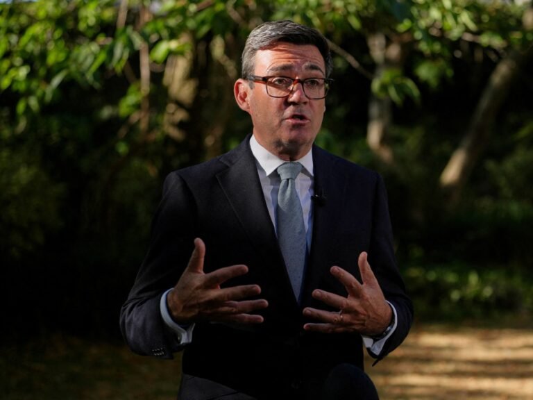 UK PM Burnham says he wants to discuss a return to EU freedom of movement