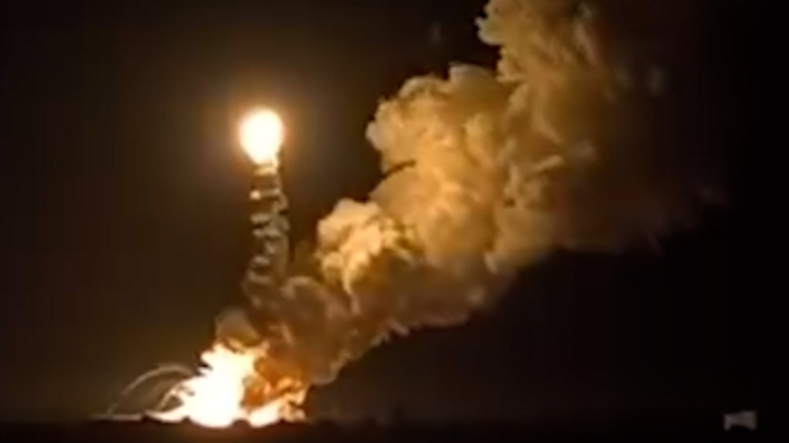 Huge explosion at a weapons depot in Syria